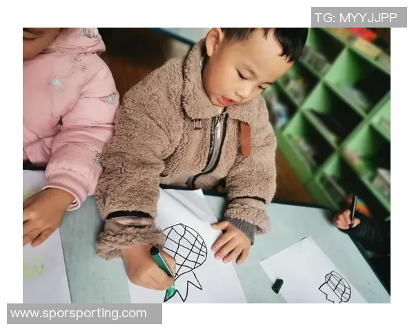 杨伟独家分享飞盘技巧与心得体会助你提升投掷水平与游戏乐趣