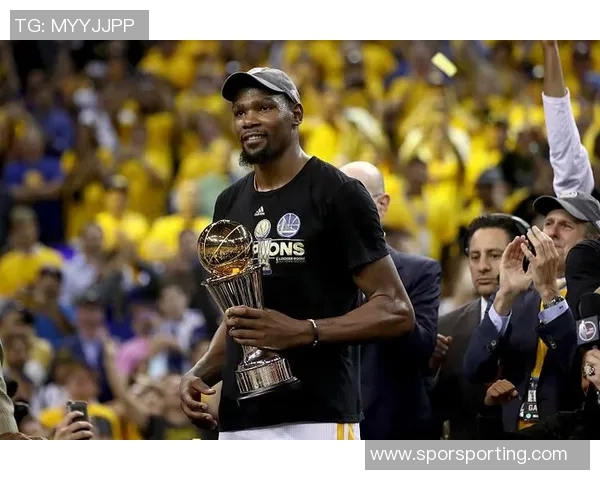 骑士与勇士总决赛精彩对决定于6月4号谁将捧起冠军奖杯